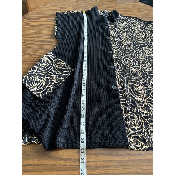 Damee Inc. black tan short cap sleeved button front top size Medium - Picture 7 of 7